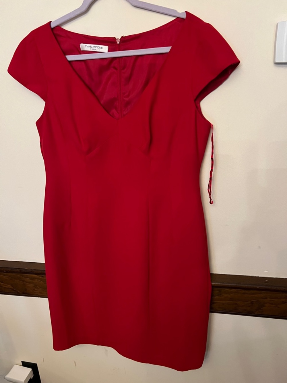 Evan Picone Crimson V‑Neck Cap Sleeve Midi Dress